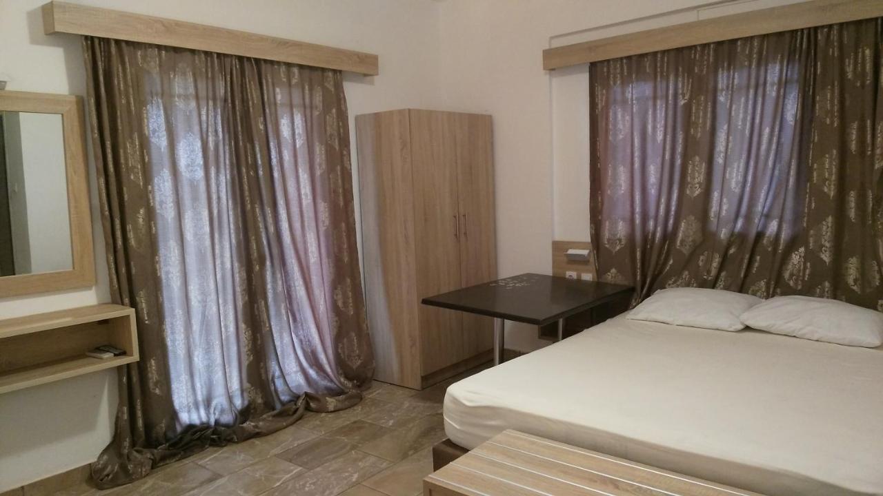 Psarou Apartments Paralía Skotínis Bagian luar foto