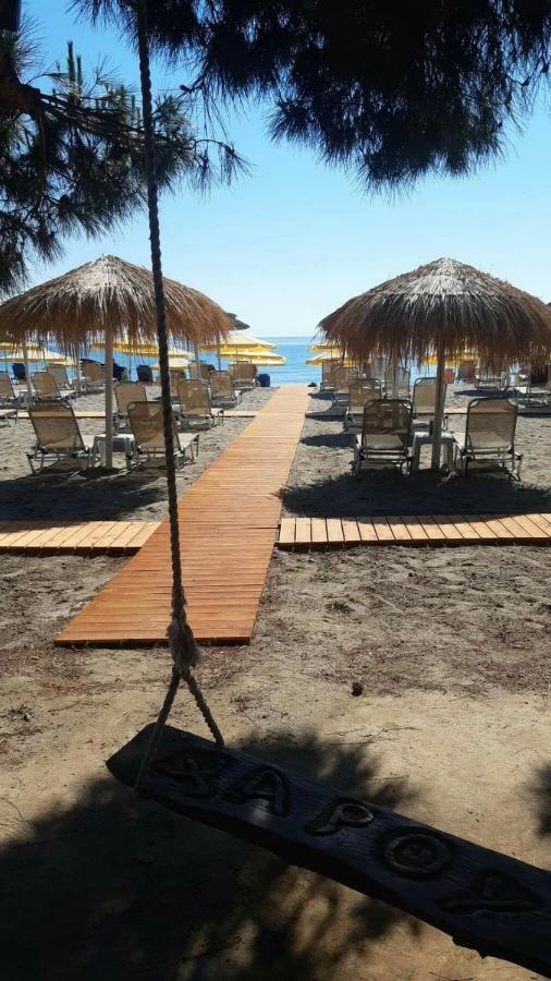 Psarou Apartments Paralía Skotínis Bagian luar foto