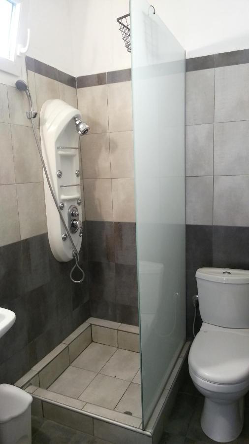 Psarou Apartments Paralía Skotínis Bagian luar foto