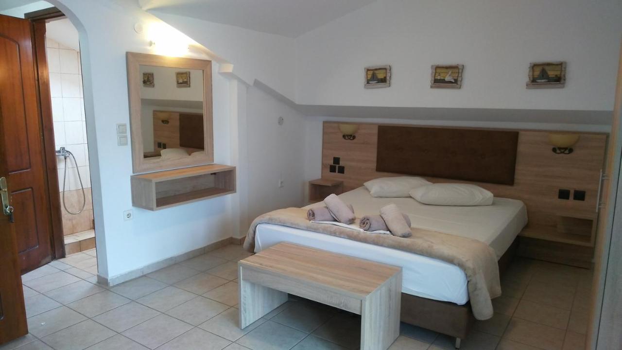 Psarou Apartments Paralía Skotínis Bagian luar foto