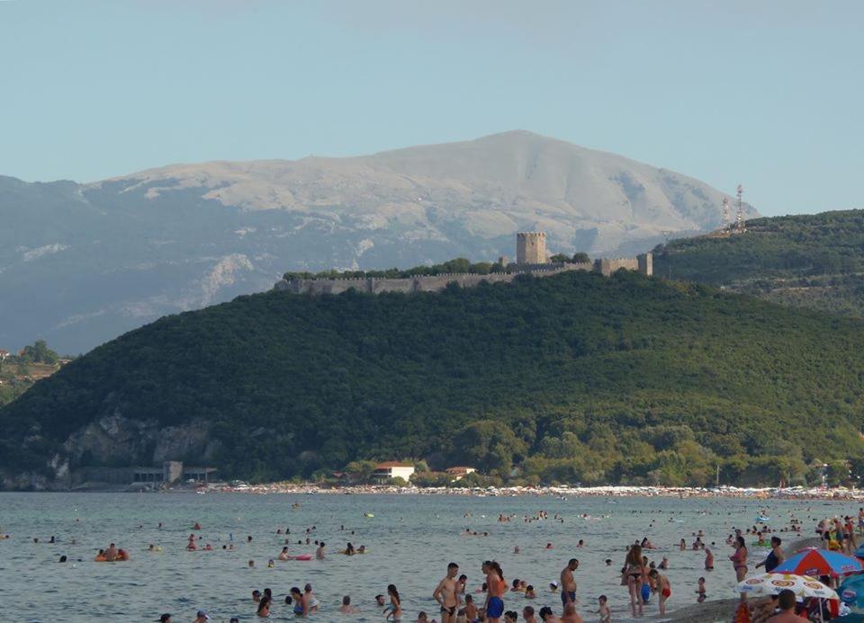 Psarou Apartments Paralía Skotínis Bagian luar foto